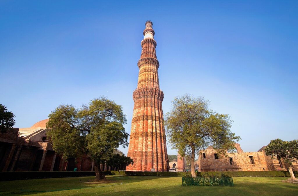 qutub-minar