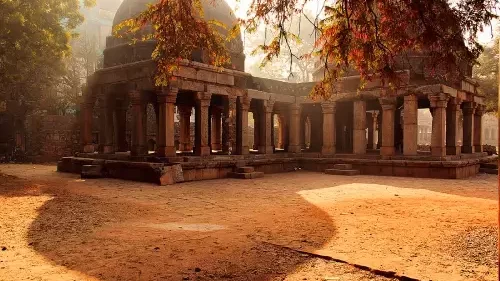 Mosque_at_Hauz_Khas_Village_delhi